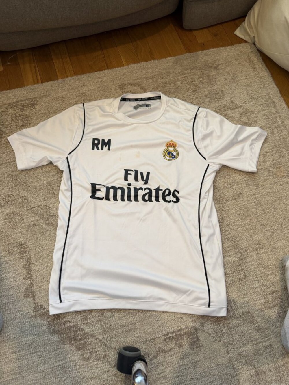 Real Madrid Fly Emirates Jersey M NWT